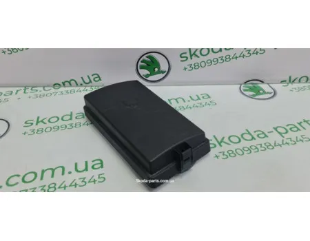 Кришка блоку запобіжників Skoda Octavia A7 5Q0937132B VAG (5Q0937132B)