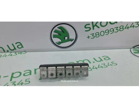 Блок запобіжників Skoda Octavia A7 5Q0937629 VAG (5Q0937629)