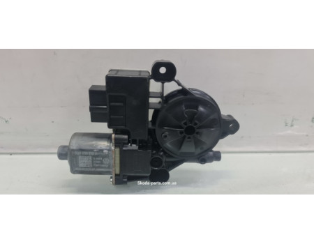Двигун склопідіймача задній правий Skoda Octavia A7 5Q0959812A VAG (5Q0959812A)