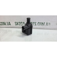 Додатковий насос охолодження Skoda Octavia a7  1.6 TDI VAG (5Q0965561B)