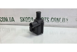 Додатковий насос охолодження Skoda Octavia a7  1.6 TDI VAG (5Q0965561B)