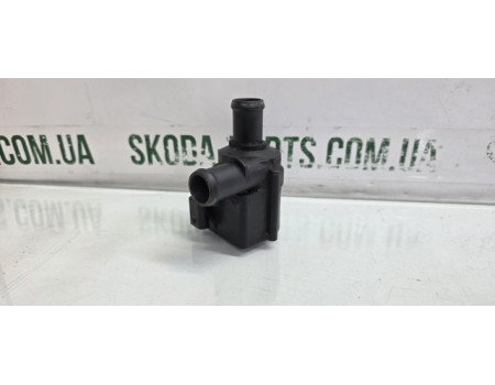 Додатковий насос охолодження Skoda Octavia a7  1.6 TDI VAG (5Q0965561B)