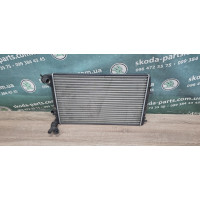 Радіатор охолодження двигуна Skoda Fabia NISSENS (652711)