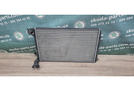 Радіатор охолодження двигуна Skoda Fabia NISSENS (652711)