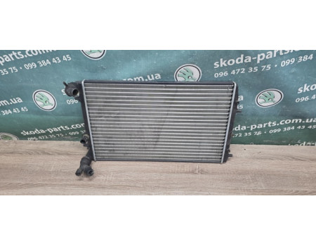Радіатор охолодження двигуна Skoda Fabia NISSENS (652711)