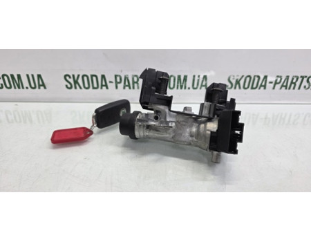 Замок запалювання контактна група Skoda Fabia 3 VAG (6C0905865)