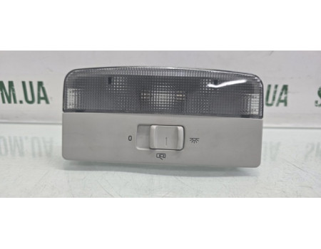 Плафон освітлення салону Skoda Octavia a5 VAG (6L0947105A)
