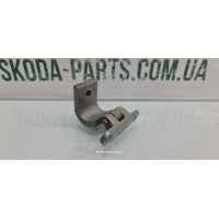 Завіса петля кришки багажника хетчбек Skoda Fabia II New 6N0827301C VAG (6N0827301C)