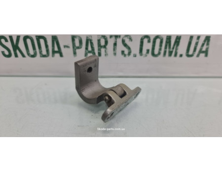 Завіса петля кришки багажника хетчбек Skoda Fabia II New 6N0827301C VAG (6N0827301C)