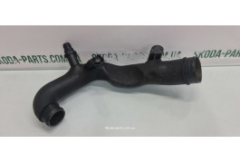 Патрубок інтеркулера 1.4tdi Skoda Fabia 6Q0129654BD VAG (6Q0129654BD)