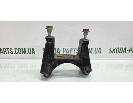 Кронштейн коробки передач КПП Skoda Roomster 1.4 бензин VAG (6Q0199111K)