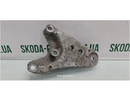 Кронштейн подушки двигуна 1.2tdi Skoda Fabia New 6Q0199185AB VAG (6Q0199185AB)
