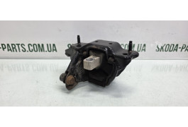 Подушка (опора) кпп коробки передач ліва верхня Skoda Roomster 1.4 бензин VAG (6Q0199555AR)
