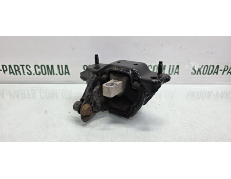 Подушка (опора) кпп коробки передач ліва верхня Skoda Roomster 1.4 бензин VAG (6Q0199555AR)