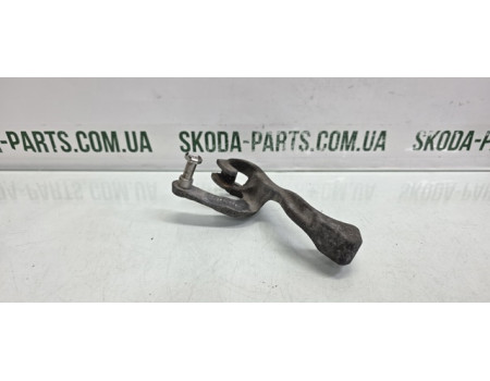 Вилка перемикання передач КПП важіль Skoda Fabia II New 1.4 бензин VAG (6Q0711046M)