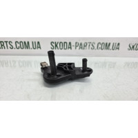 Кронштейн куліси кпп Skoda Fabia New 6Q0711202H VAG (6Q0711202H)