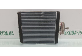 Радіатор пічки Skoda Roomster 6Q0819031A вживаний VAG (6Q0819031A)