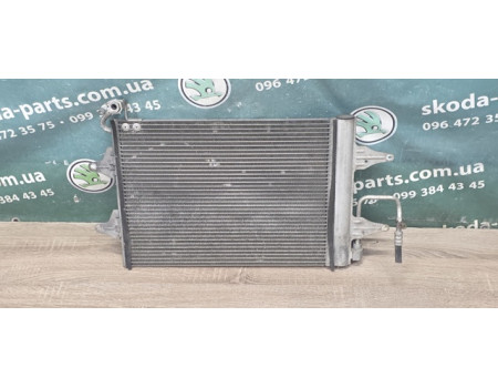 Радіатора кондиціонера Skoda Fabia 1.4 бензин VAG (6Q0820411J)