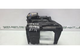 Кронштейн блока запобіжників Skoda Fabia NEW VAG (6Q0915345A)