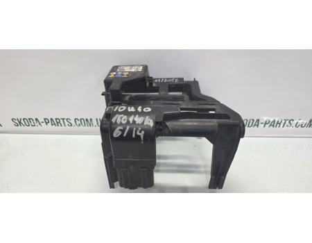 Кронштейн блока запобіжників Skoda Fabia NEW VAG (6Q0915345A)