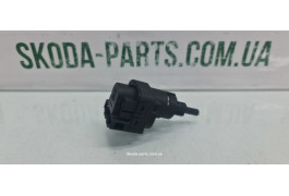 Датчик увімкнення стопсигналу Skoda Fabia New 6Q0945511 VAG (6Q0945511)