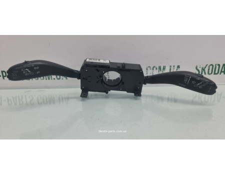 Перемикач підкермовий Skoda Fabia New 6Q0953503EJ VAG (6Q0953503EJ)