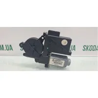 Двигун склопідіймача передній правий на 2 фішки Skoda Fabia рестайл 6Q0959811 VAG (6Q0959811)