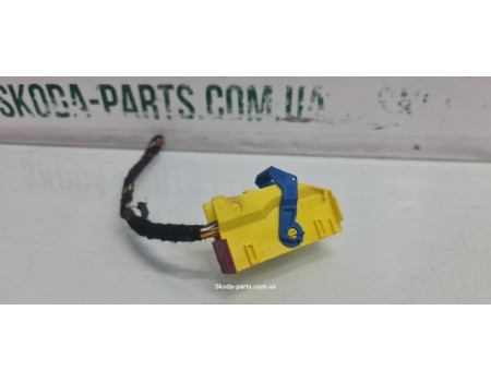 Роз'єм фішка блоку управління подушками безпеки Skoda Octavia Tour 6Q0972509 VAG (6Q0972509)