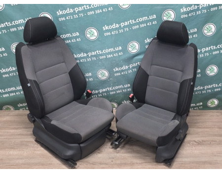 Сидіння передні комплект Skoda Fabia VAG (6Q4881105CKS)