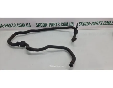 Патрубок системи охолодження двигуна 1.6 TDI Skoda Fabia 6R0122447AQ VAG (6R0122447AQ)