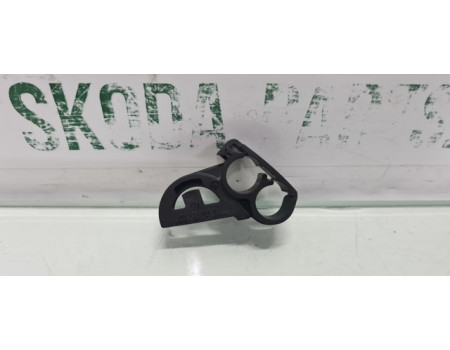 Кронштейн паливних трубок Skoda Fabia New 1.2TDI 6R0133687D VAG (6R0133687D)