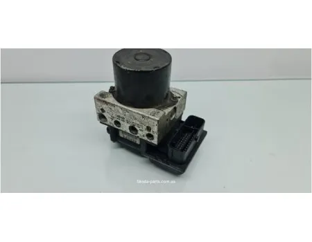 Блок керування АБС Skoda Fabia II New 6R0614117E VAG (6R0614117E)
