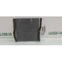Радіатор пічки Skoda Fabia New 6R0819031 вживаний VAG (6R0819031)