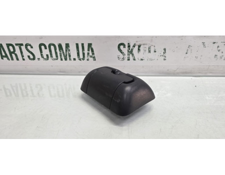 Заглушка заднього паска безпеки сидіння Skoda Fabia II New VAG (6R0857785A)