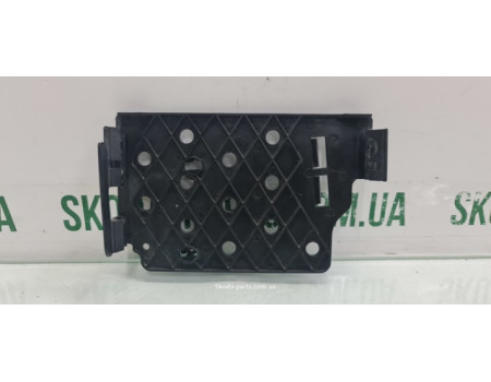 Кронштейн блока керування двигуном Skoda  Fabia New 6R0906507C VAG (6R0906507C)