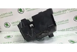 Підставка АКБ Skoda Fabia New 6R0915321 VAG (6R0915321)