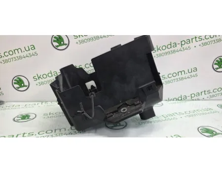 Підставка АКБ Skoda Fabia New 6R0915321 VAG (6R0915321)