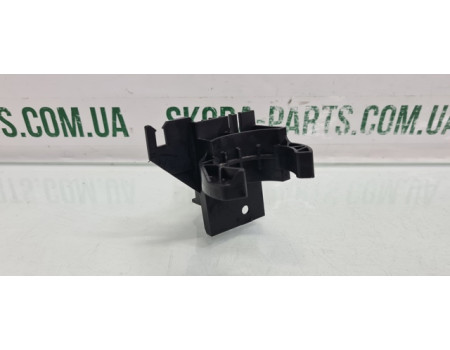 Кронштейн горловини бачка омивача Skoda Fabia New вживаний 6R0955195 VAG (6R0955195)