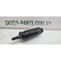 Насос мотор омивача фар Skoda Octavia A7 VAG (6R0955681)