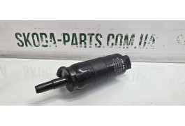 Насос мотор омивача фар Skoda Octavia A7 VAG (6R0955681)