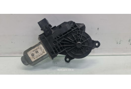 Двигун склопідіймача передній правий Skoda Fabia II New 6R0959801M VAG (6R0959801M)