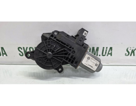 Двигун склопідіймача задній правий Skoda Fabia New рестайл VAG (6R0959812D)