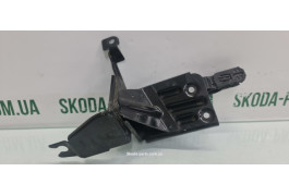 Кронштейн кріплення блоку АБС ABS Skoda Fabia 6R1614235C вживаний VAG (6R1614235C)
