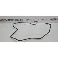 Гальмівна трубка передня права Skoda Fabia II New 6R1614724 VAG (6R1614724)