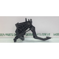 Педаль щеплення  Skoda Fabia 2 6R1721059AB  вживана VAG (6R1721059AB)
