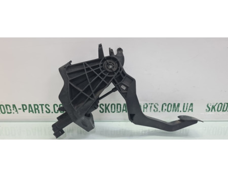 Педаль щеплення  Skoda Fabia 2 6R1721059AB  вживана VAG (6R1721059AB)