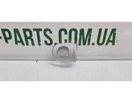 Заглушка накладка ручки лівої передньої дверки сіра Skoda Fabia II New 6R4837879 вживана VAG (6R4837879)