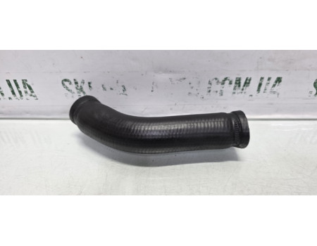 Патрубок системи охолодження радіатора нижні Skoda Felicia 1.3 бензин VAG (6U0121038)