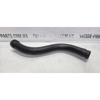 Патрубок системи охолодження радіатора верхній Skoda Felicia 1.3 бензин VAG (6U0121101)