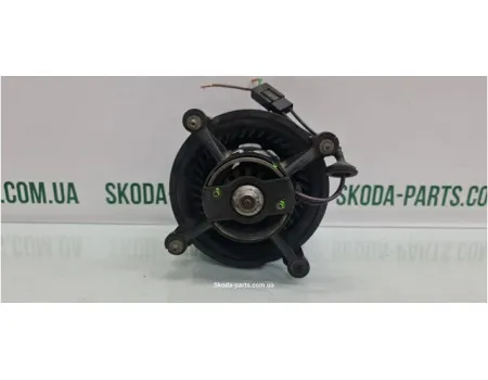 Вентилятор пічки Skoda Felicia з кондиціонером VAG (6U0820021)